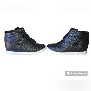 G BY GUESS womens high top triple closure wedged sneaker Black